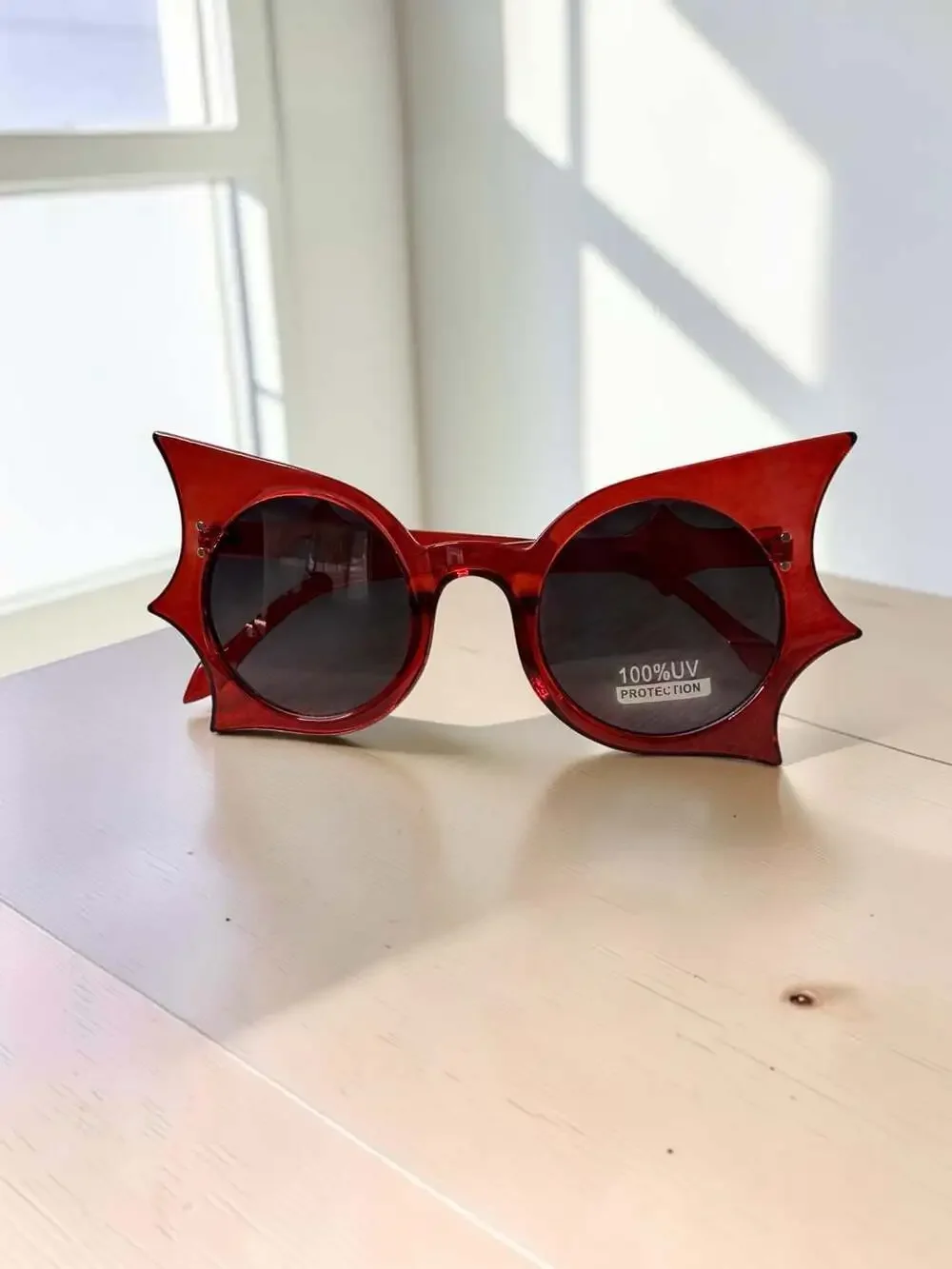 Bat Wing Style Round Fashion Sunglasses in Red